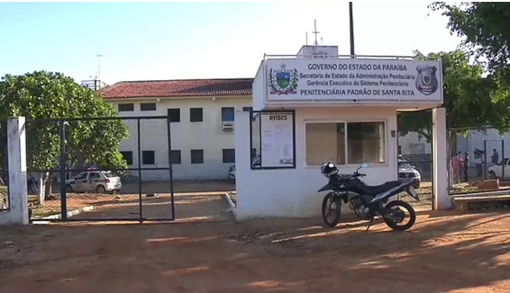 Detento rouba arma de policial penal em presídio da Paraíba, mas é contido e ninguém fica ferido