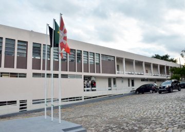 Juiz da Infância e Juventude realiza audiência para discutir retomada das aulas em Campina Grande