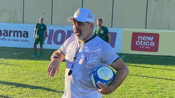 Leandro Sena, treinador do Sousa Esporte Clube