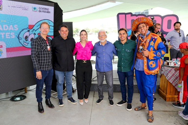 Sansão Gigante chega a Campina com chapéu e sanfona em ação do Governo do Estado e Mauricio de Sousa Produções