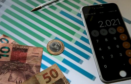 Receitas caem consecutivamente no Brasil