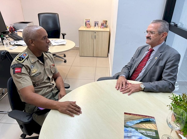 Reunião do procurador de Justiça Valberto Lira com o comandante-geral da Polícia Militar, coronel Sérgio Fonseca de Souza