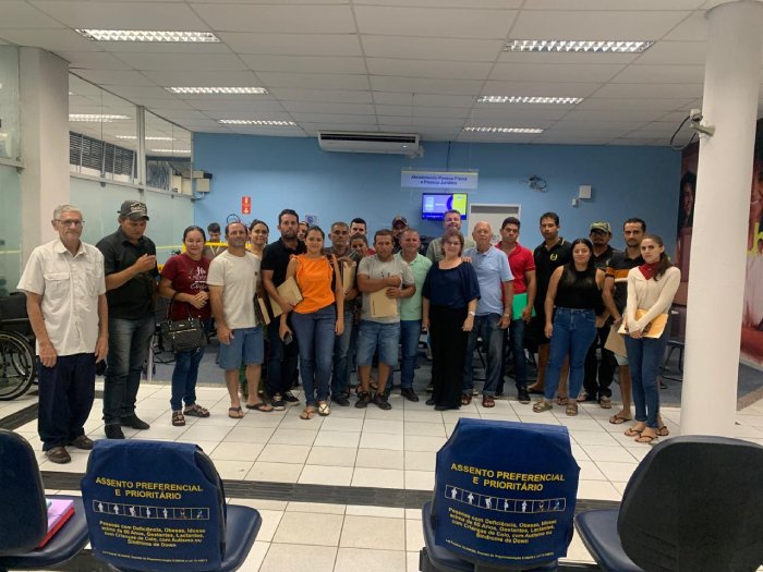 Assistência técnica a famílias agricultoras contempladas com crédito fundiário