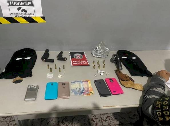 Policiais Militares numa ação rápida prendem suspeitos e apreendem arma de fogo