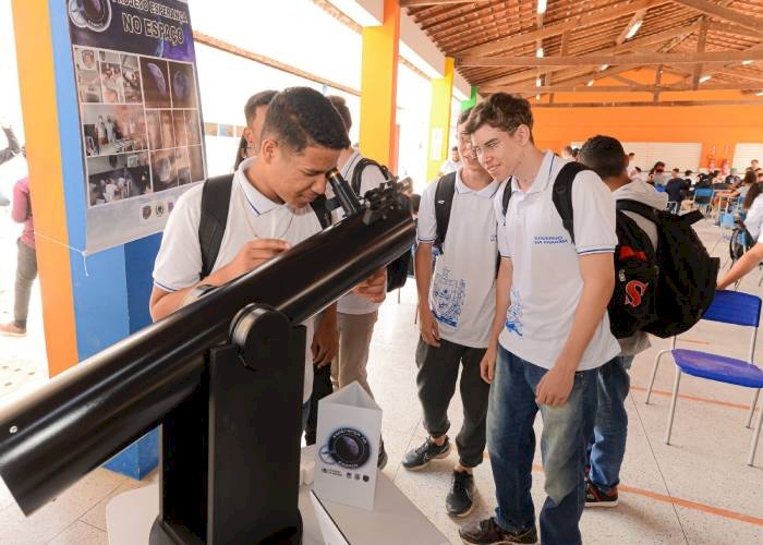 Alunos de Escola Cidadã Técnica em Nova Floresta terão vivência prática da astronomia com telescópio