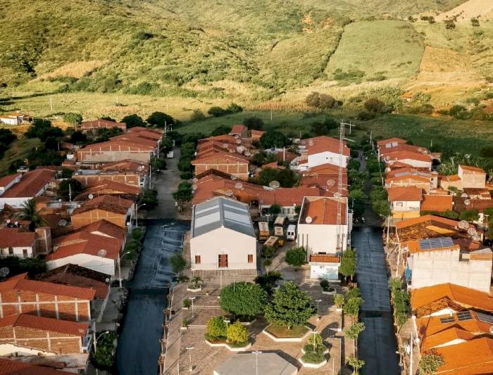 Pavimentação asfáltica em Carrapateira e Bernardino Batista
