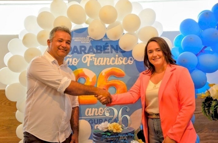 Prefeito Gerôncio Júnior, e a vice-prefeita, Mirelly Casimiro