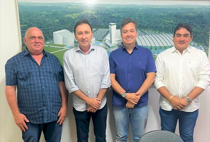 Prefeito Colorau, Secretário de Estado, Deusdete Filho, Deputado Júnior Araújo, e o Prefeito de Marizópolis, Lucas Braga