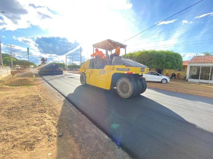 Asfaltamento de Ruas no Núcleo Habitacional II 