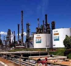 Gasolina e diesel estão mais baratos nas refinarias a partir de hoje