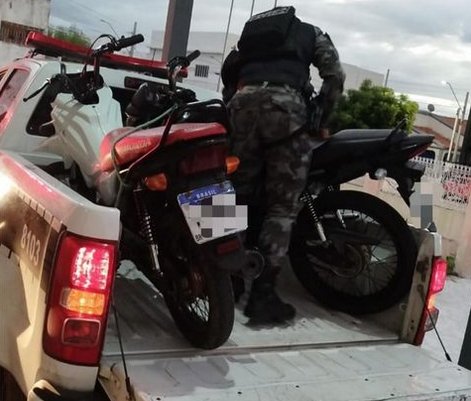 Apreensão de duas motocicletas por irregularidades administrativas em Pombal