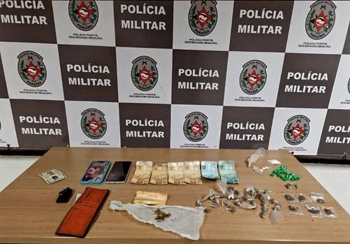 Material ilícito apreendido pela Polícia Militar