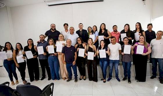 21 pessoas são empossadas pelo prefeito Irani Alexandrino, em Coremas