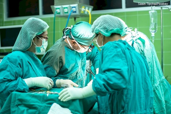 Covid-19: MPs pedem e Justiça fixa multa para União e Estado por desabastecimento de medicamentos