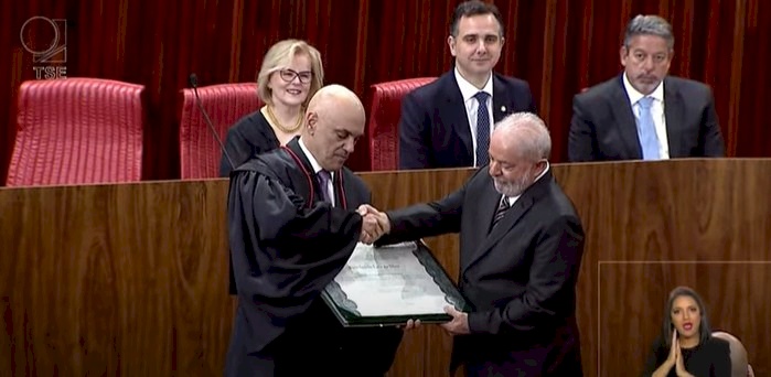 Alexandre de Morais diploma Lula presidente