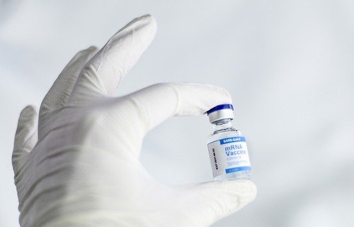 Ministério da Saúde aguarda 1,8 milhão de vacinas para crianças nesta segunda-feira (31)