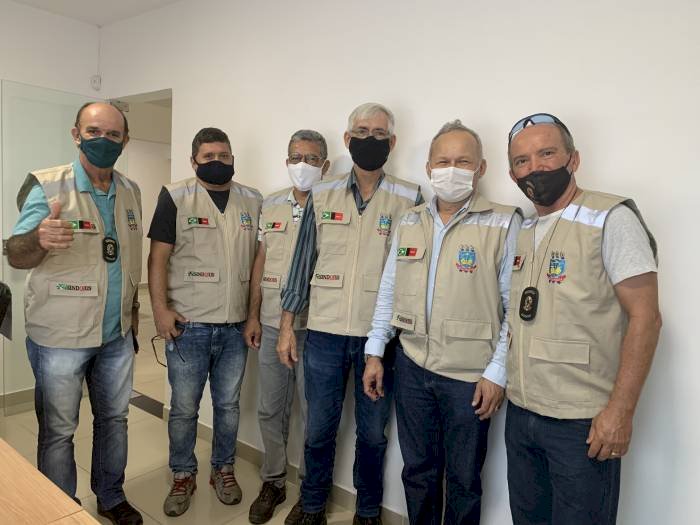 Oficiais de Justiça filiados ao Sindojus-PB ganham coletes de identificação
