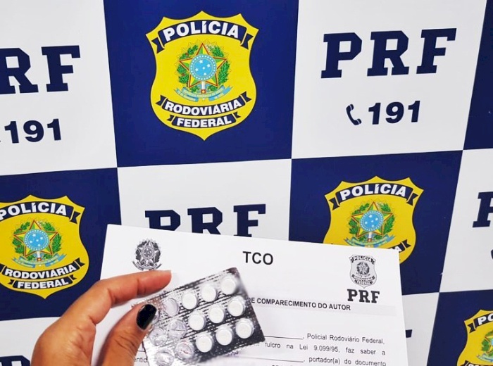 Caminhoneiro flagrado portando nove comprimidos de rebite pela PRF