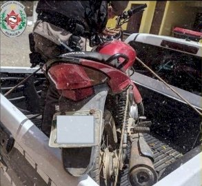 Moto com restrição de roubo/furto é recuperada por policiais militares 