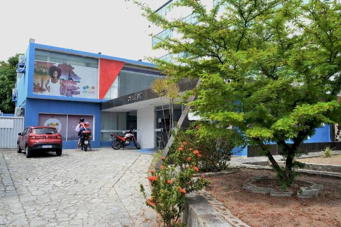  Centro Escolar Municipal de Línguas Estrangeiras (Celest)