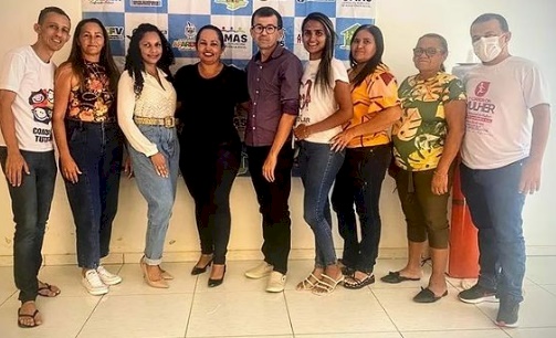 Membros do Concelho Tutelar de Aparecida e representantes da Secretaria de Assistência Social, participam de roda de conversa com o Professor Francisc