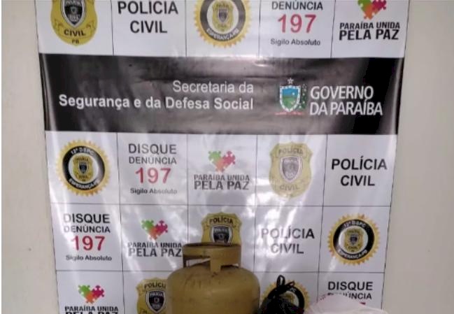 Fogo de itens roubados na escola (botijão, alimentos)