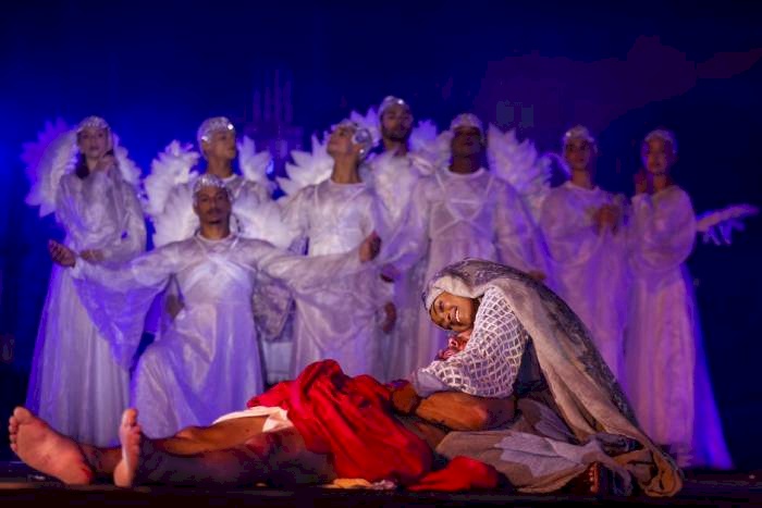 Espetáculo Paixão de Cristo em segunda noite de apresentação