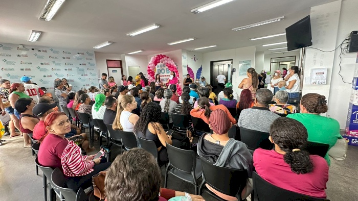 Pacientes, acompanhantes e funcionária homenageadas pelo Dia das Mulheres