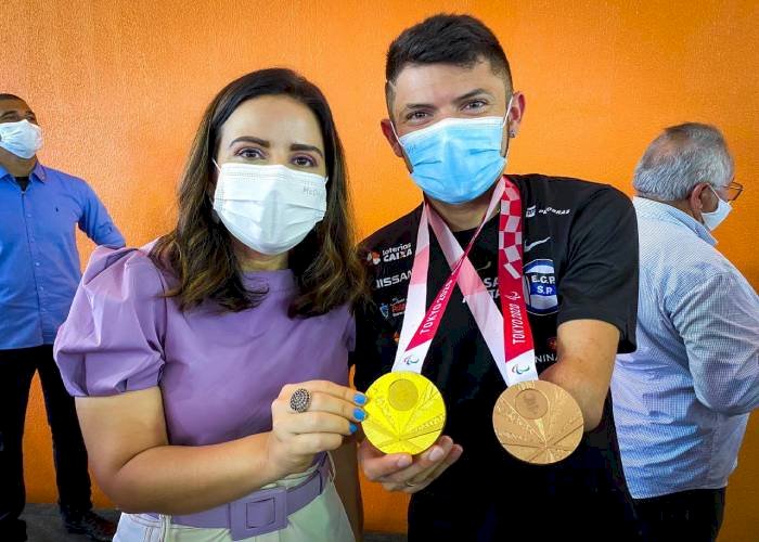 Pollyanna Dutra participa de solenidade de homenagem aos atletas paralímpicos paraibanos
