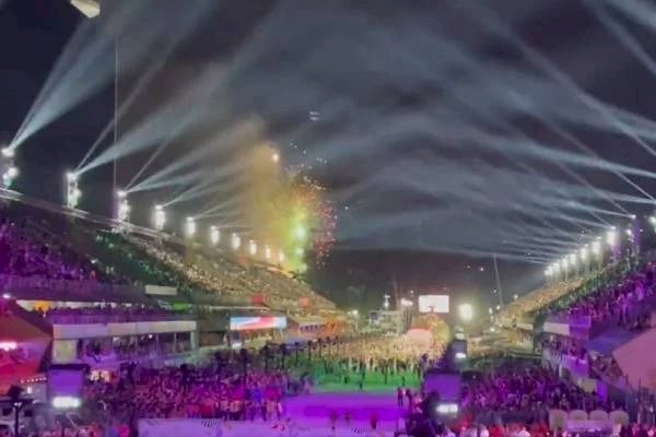 Desfiles do Rio de Janeiro foi encerrada com a Estação Primeira da Mangueira