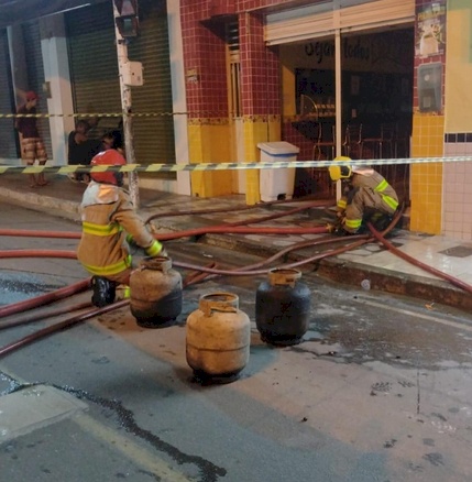 Princípio de incêndio em uma lanchonete no centro de Cajazeiras