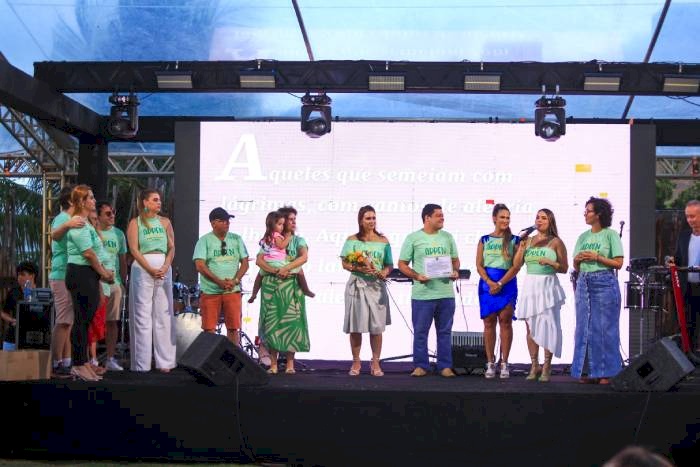 Homenagens as autoridades e personalidades com Comenda pela Arpen