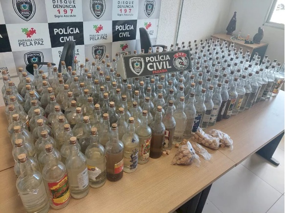 Pelo menos 300 litros de loló são apreendidos pela Polícia Civil, na Paraíba 