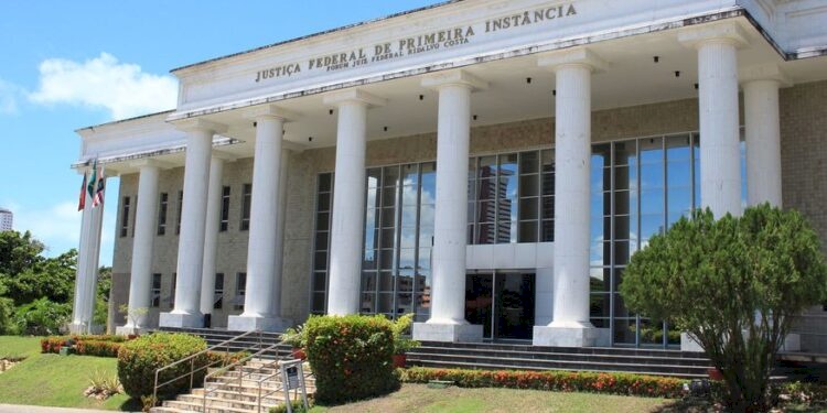 Dessa forma, quando o Brasil jogar às 16h, o horário de trabalho (e atendimento ao público externo) será das 8h às 14h
