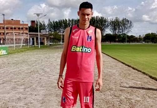 Aluno de projeto da Prefeitura faz avaliação em clube de futebol da 1ª divisão da Paraíba