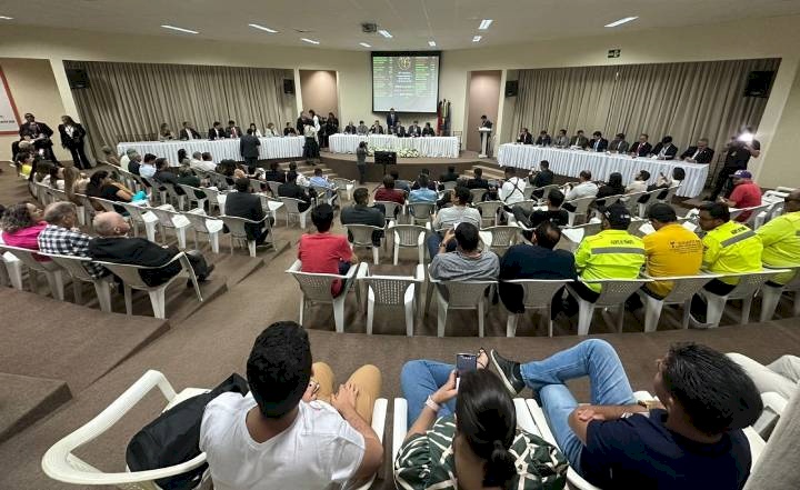 Auditório da FAFIC durante a sessão da ALPB em Cajazeiras