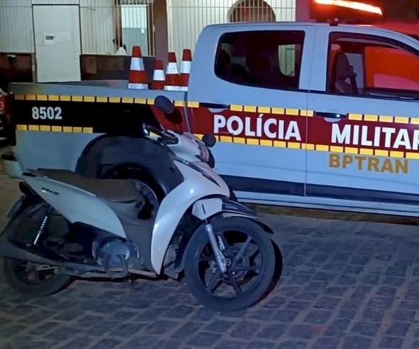 Motocicleta recuperada pela Polícia Militar