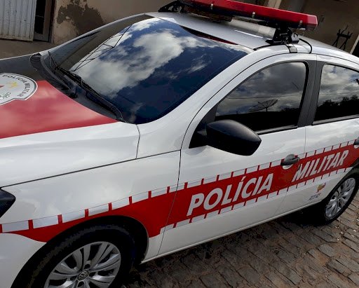  Carro roubado é encontrado pela Polícia Militar de Pombal 
