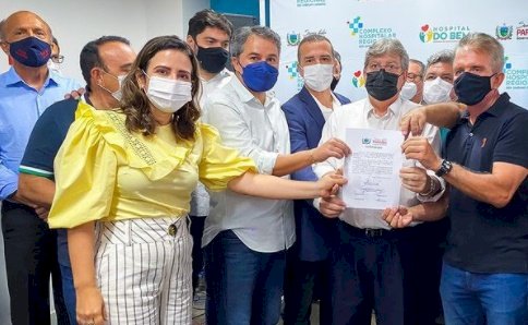 Pollyanna Dutra ao lado do Governador prestigia a entrega da reforma e ampliação do Bloco Cirúrgico do Hospital Regional de Patos