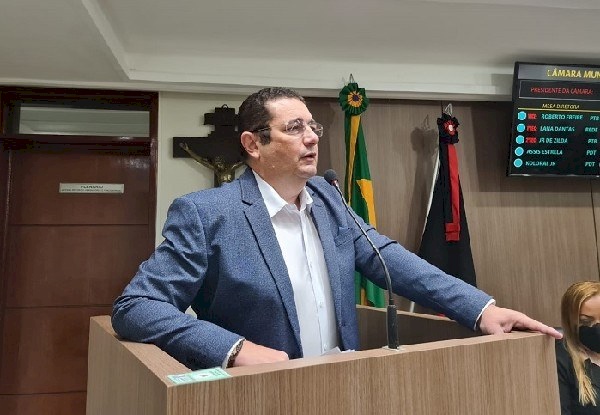 Líder da bancada oposicionista, Caca Gadelha