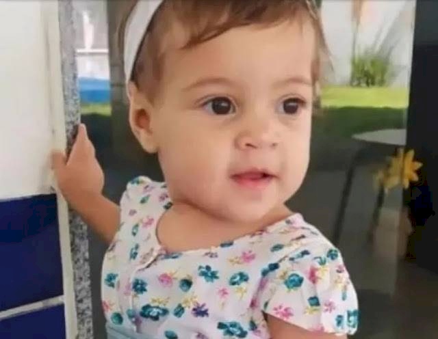 Bebê de um ano que morreu afogada em balde com água