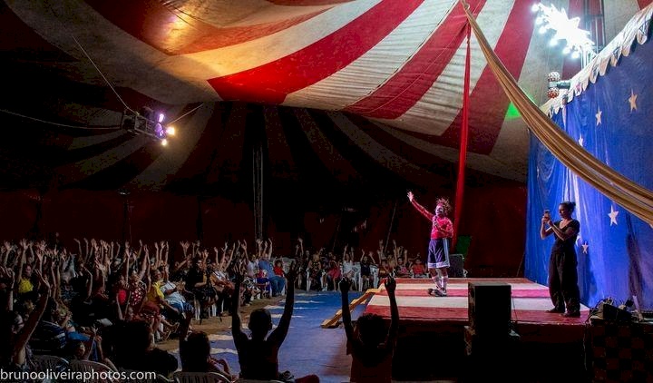 Caravana Interatos leva oficina e espetáculo circenses ao município de Esperança