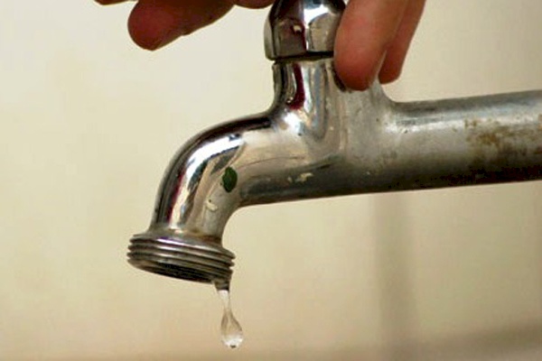 Falta água nas torneiras em Santa Rita, apos privatização do serviço