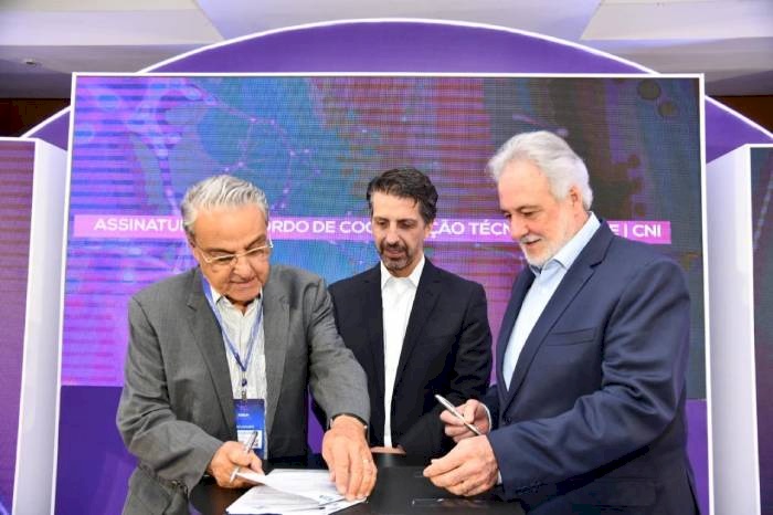 Participaram do evento o presidente da CNI, o presidente do Sebrae e o ministro do Meio Ambiente