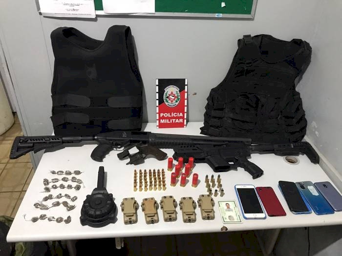 Material ilícito apreendido pela Polícia Militar