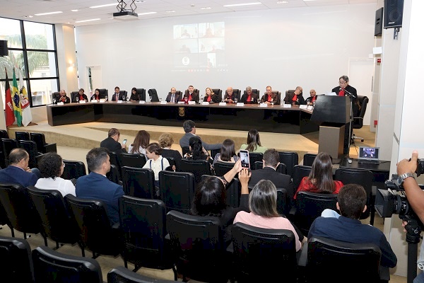 Seis dos 19 procuradores de Justiça do Ministério Público da Paraíba foram empossados