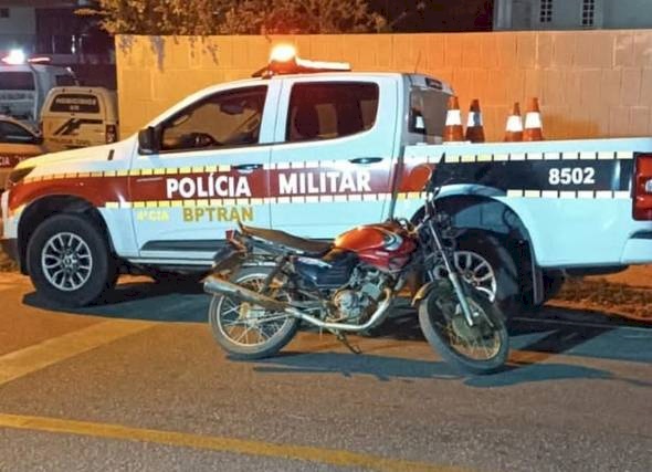Motocicleta apreendida pela Polícia Militar