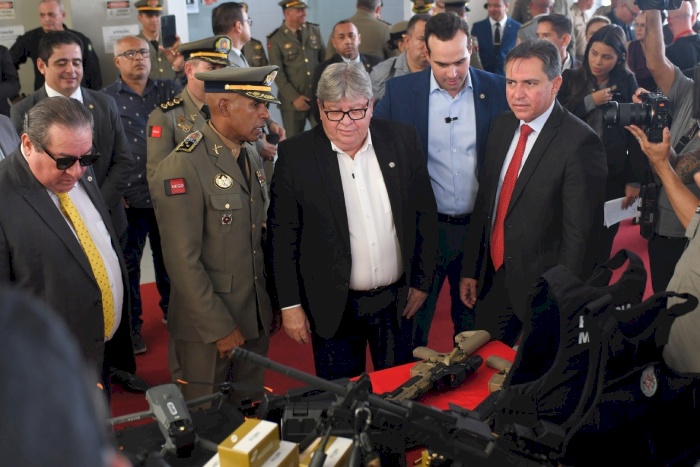 Novos equipamentos e armamentos em solenidade alusiva aos 192 anos da PM