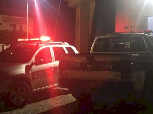 Elementos armados praticam roubo contra Mercado na cidade de Sousa; moto levada pelos suspeitos durante fuga foi recuperada