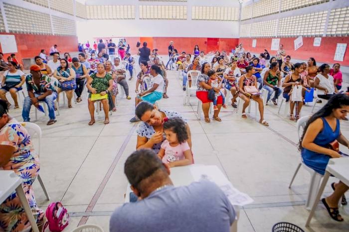 Cadastro de 18 mil famílias no programa ‘Pão e Leite’